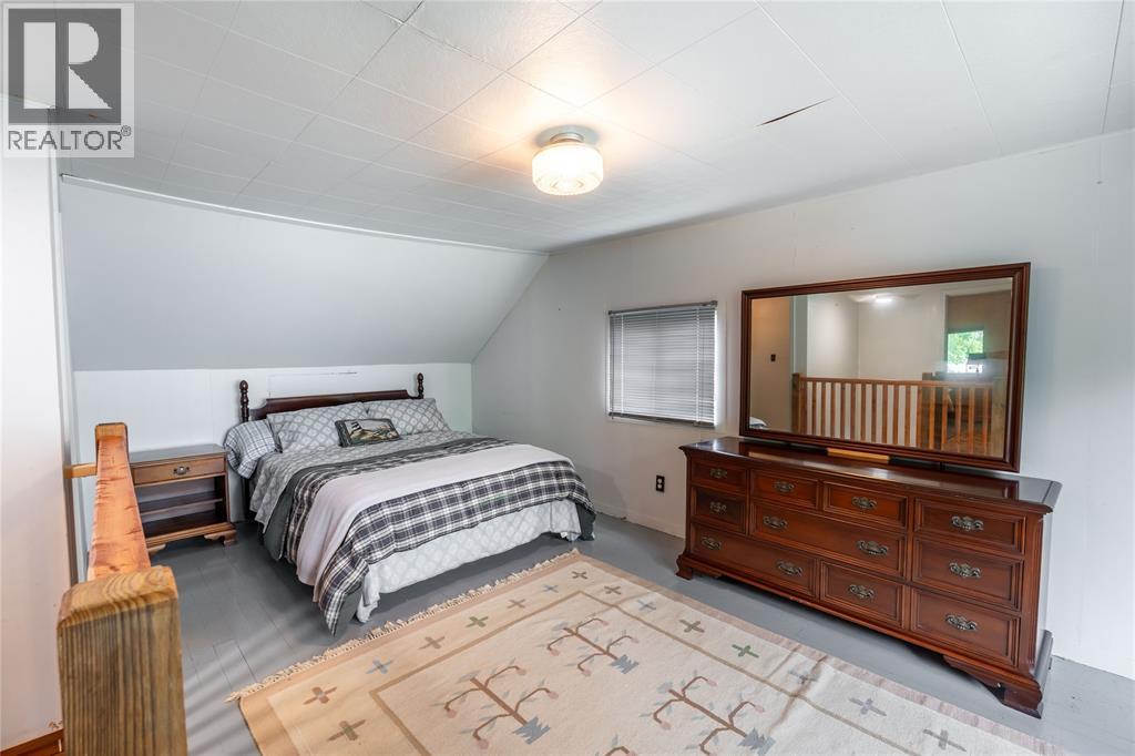 2807 ST CLAIR PARKWAY - 24