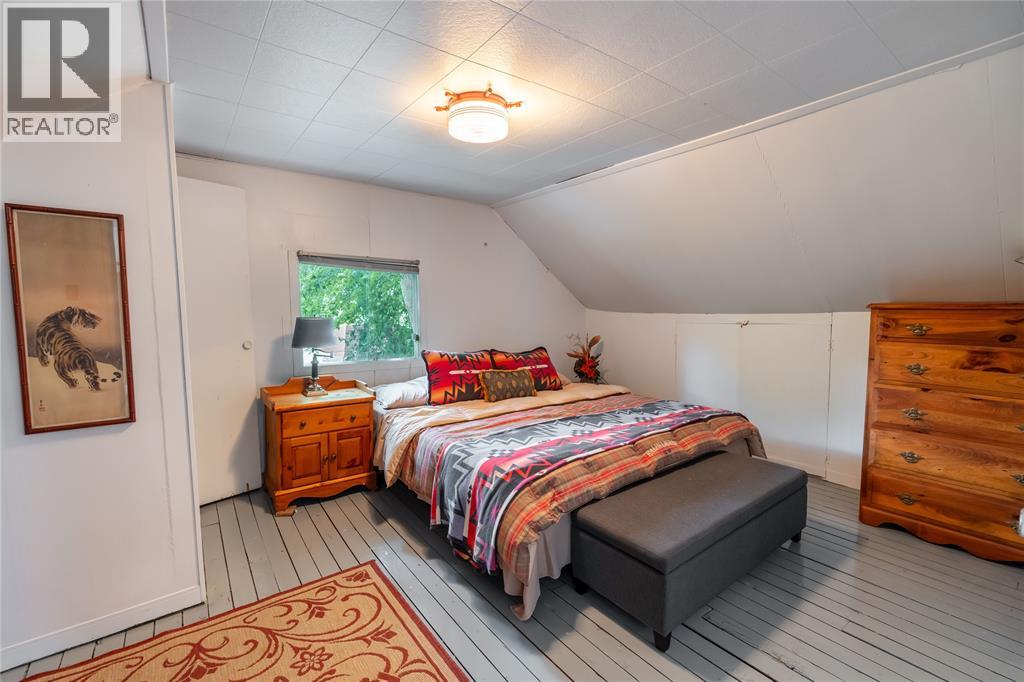 2807 ST CLAIR PARKWAY - 28