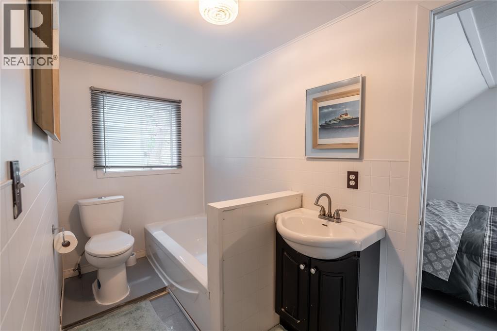 2807 ST CLAIR PARKWAY - 31