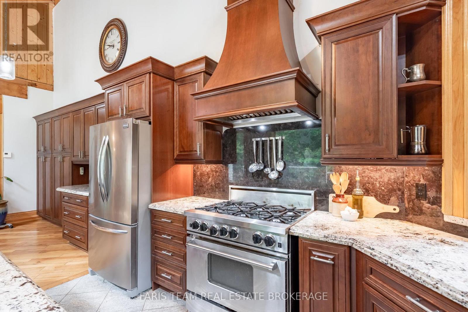 636 HARBOUR STREET - 10
