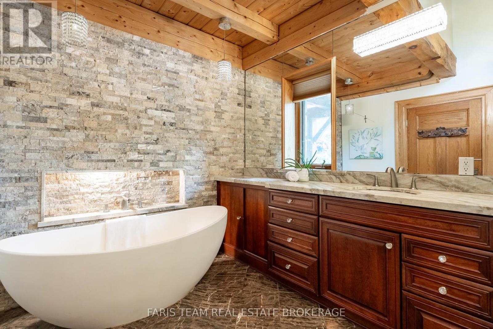 636 HARBOUR STREET - 24