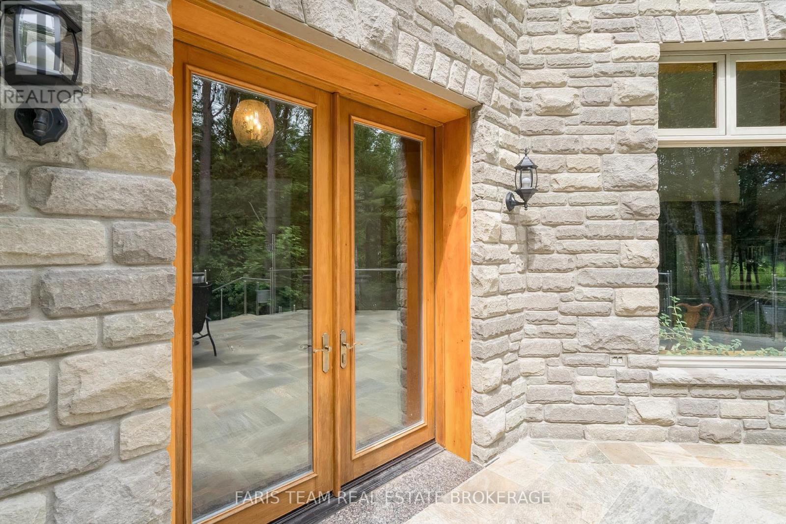 636 HARBOUR STREET - 31