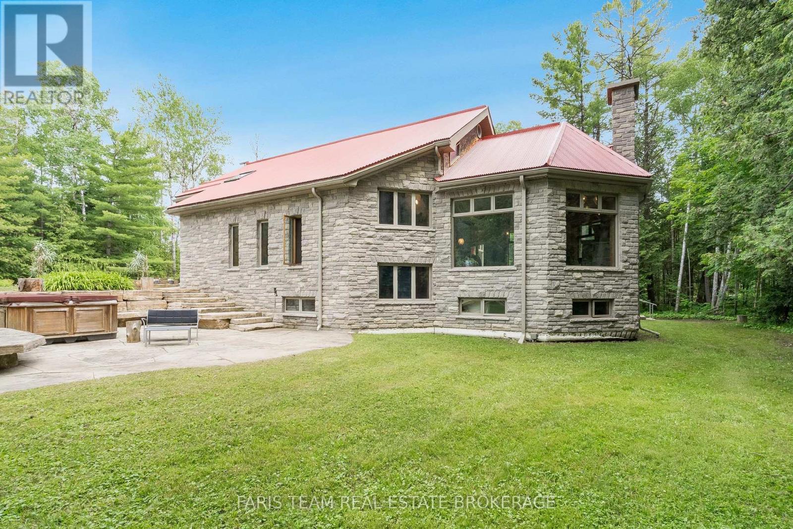 636 HARBOUR STREET - 36