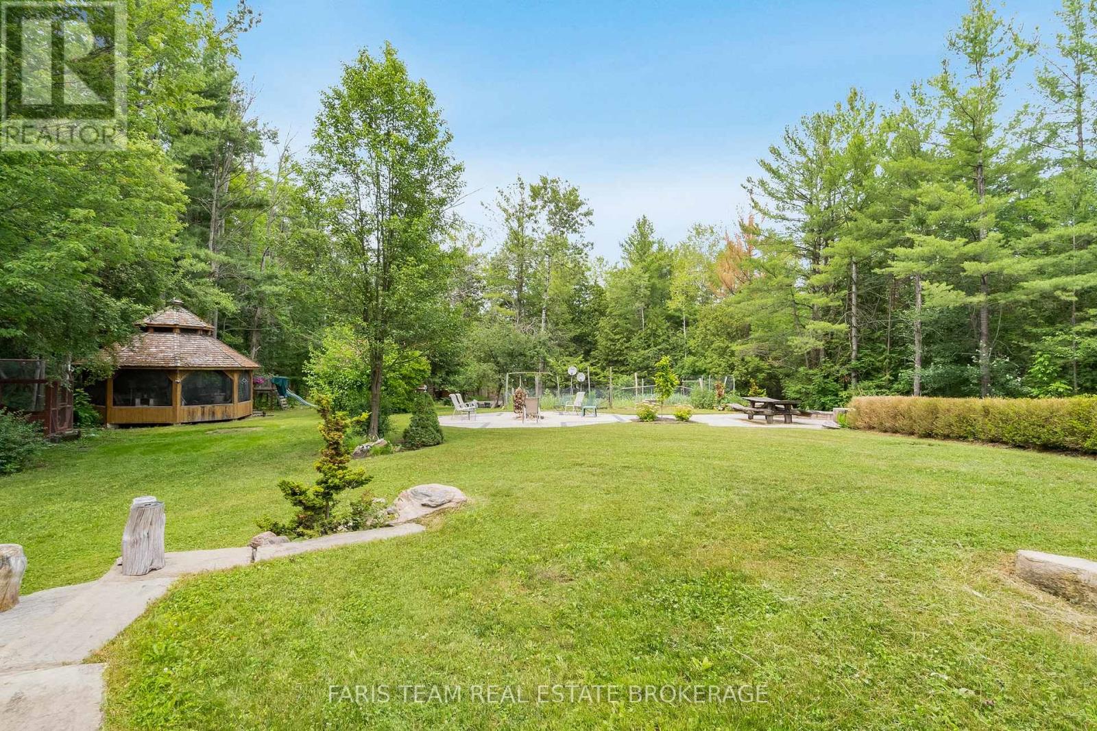 636 HARBOUR STREET - 37