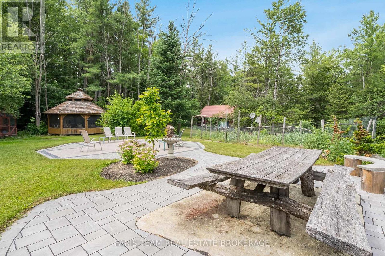 636 HARBOUR STREET - 38