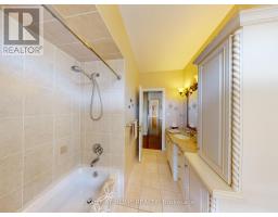 35 Golfview Boulevard, Bradford West Gwillimbury, ON L3Z3Z1 Photo 18