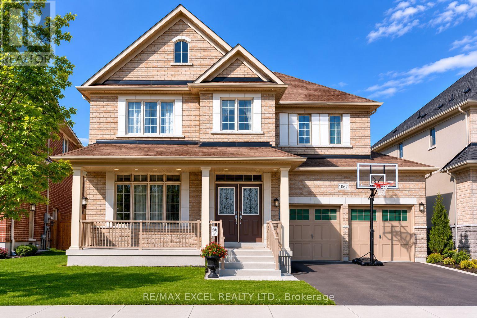 1062 BLACKHALL CRESCENT - 1