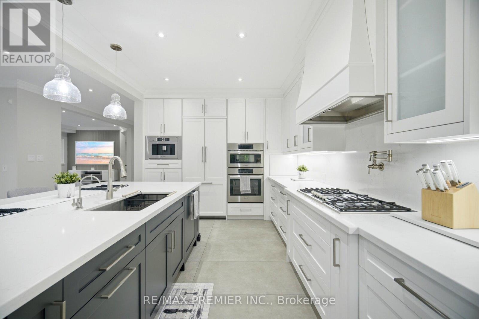25 ANDREW HILL DRIVE - 11