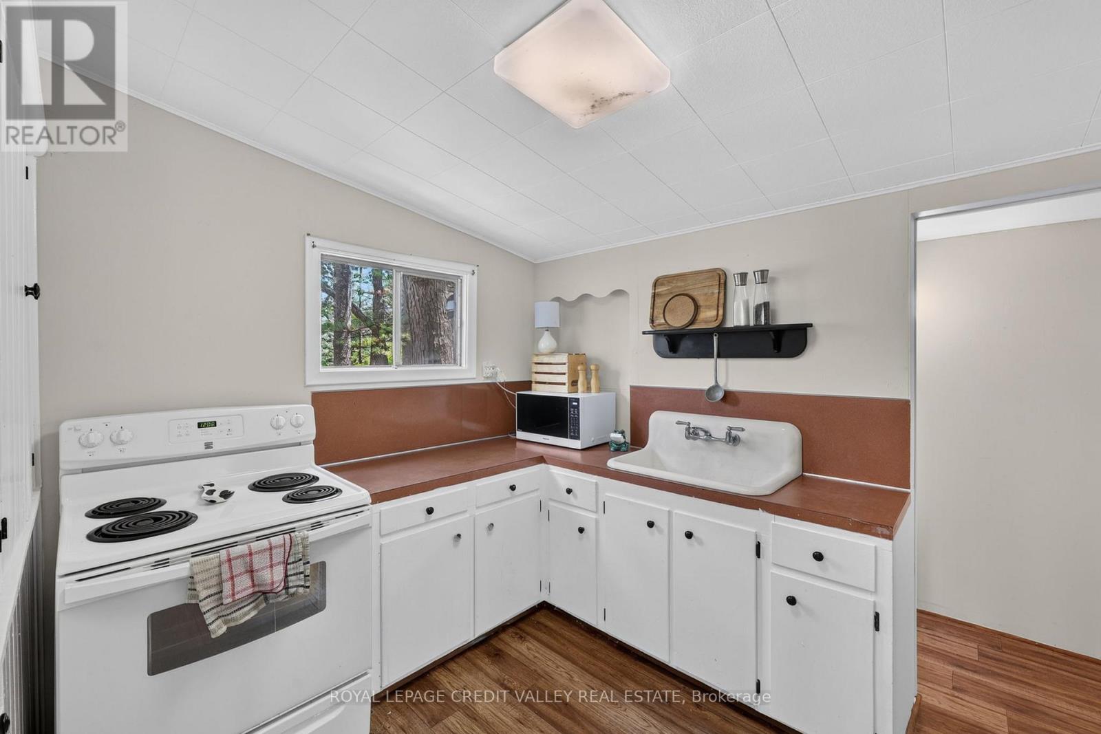 8128 RAMA ROAD - 10