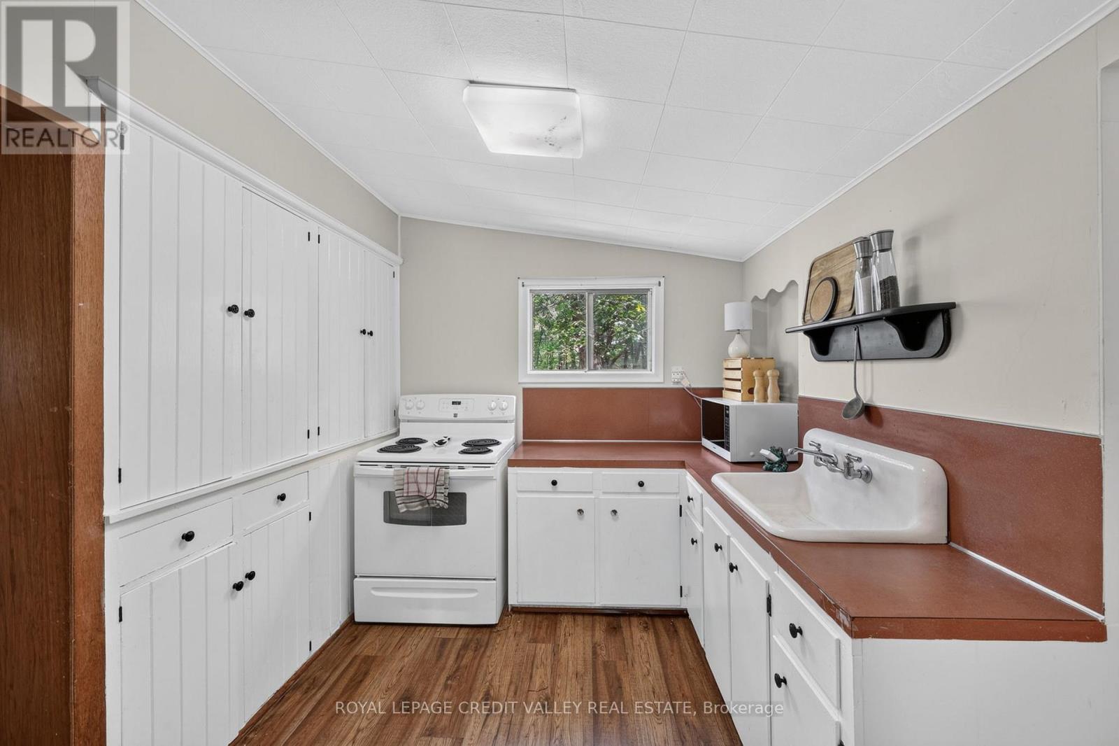8128 RAMA ROAD - 11
