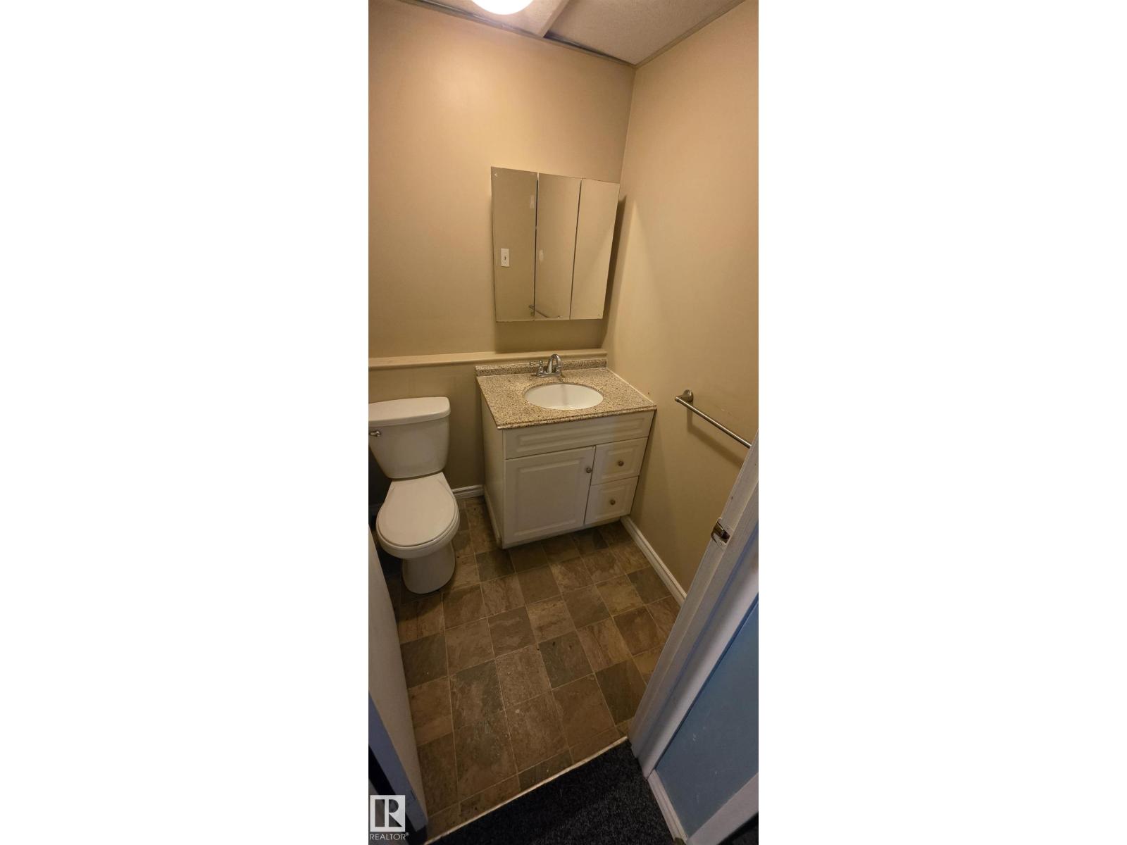 4522 56 AV — photo 12