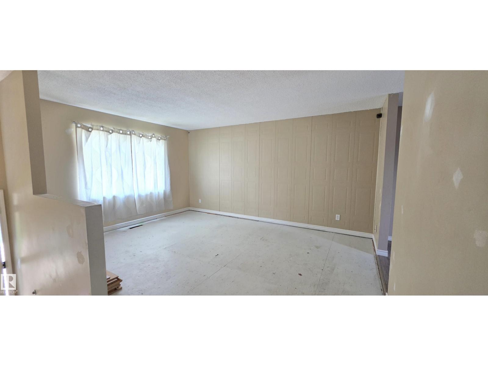 4522 56 AV - photo 5