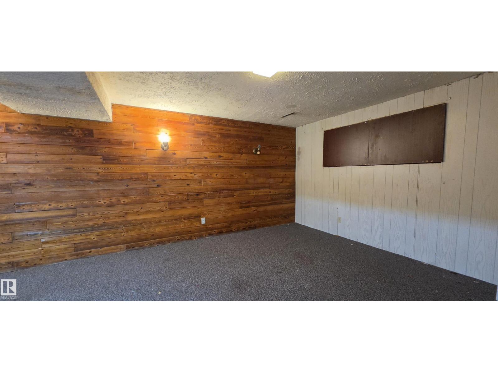4522 56 AV — photo 11