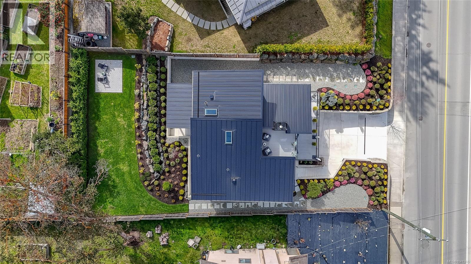6575 Central Saanich Rd - 7