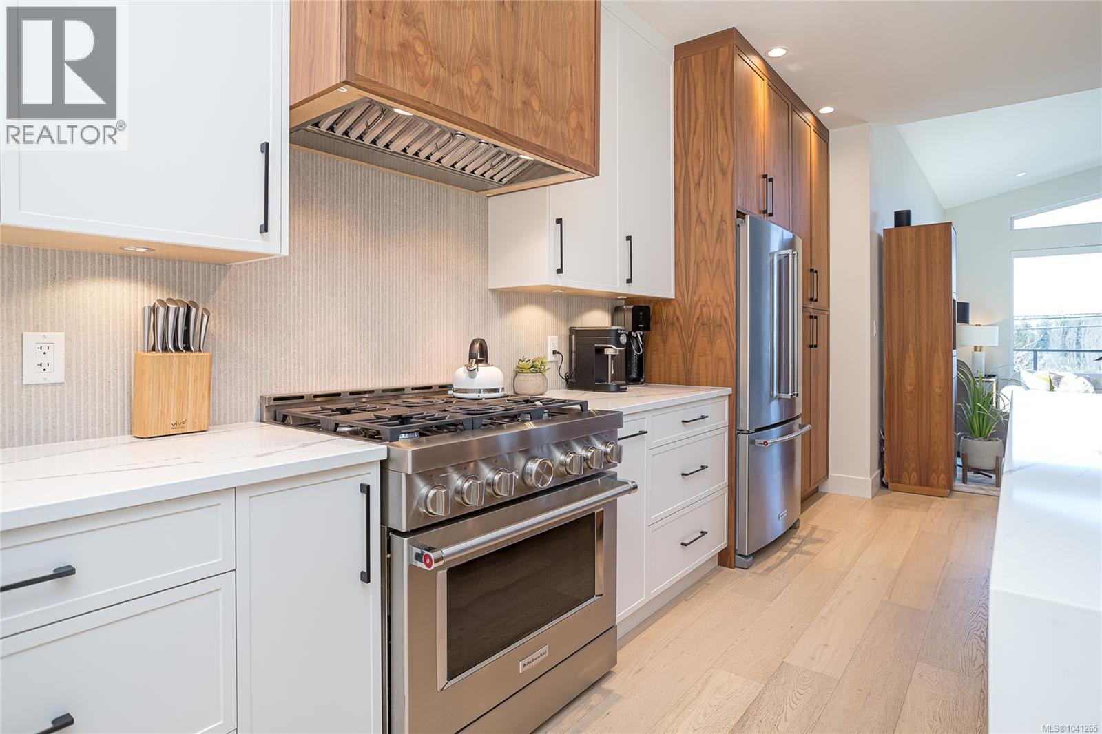 6575 Central Saanich Rd - 23