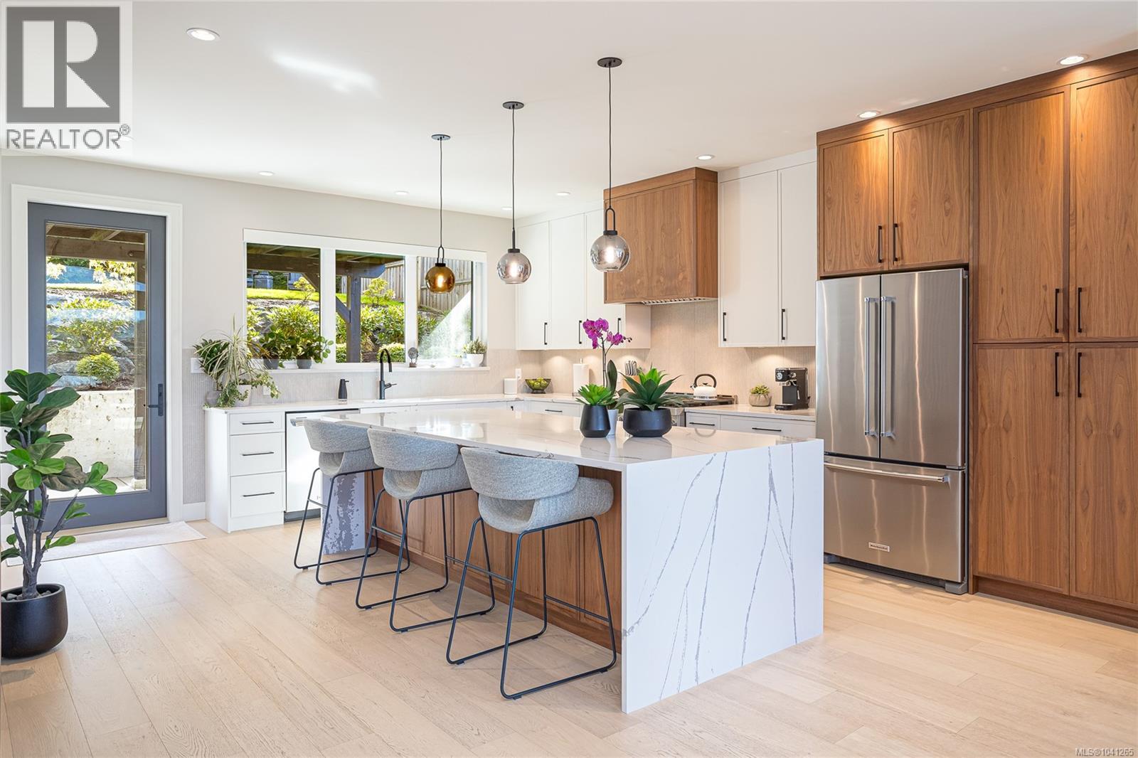6575 Central Saanich Rd - 18