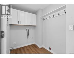 400 Manse Rd, French Creek, BC V9Y2B2 Photo 12