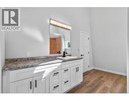 400 Manse Rd, French Creek, BC V9Y2B2 Photo 23