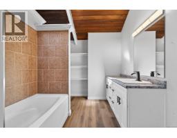 400 Manse Rd, French Creek, BC V9Y2B2 Photo 24