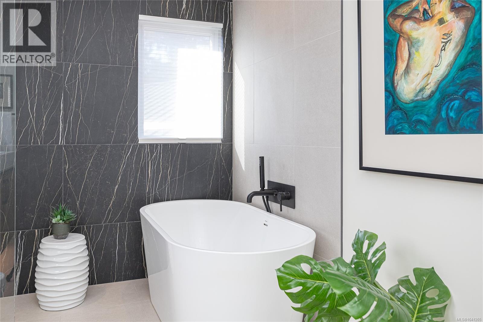 6575 Central Saanich Rd - 31