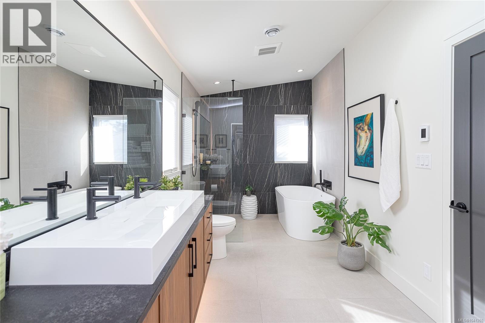 6575 Central Saanich Rd - 30