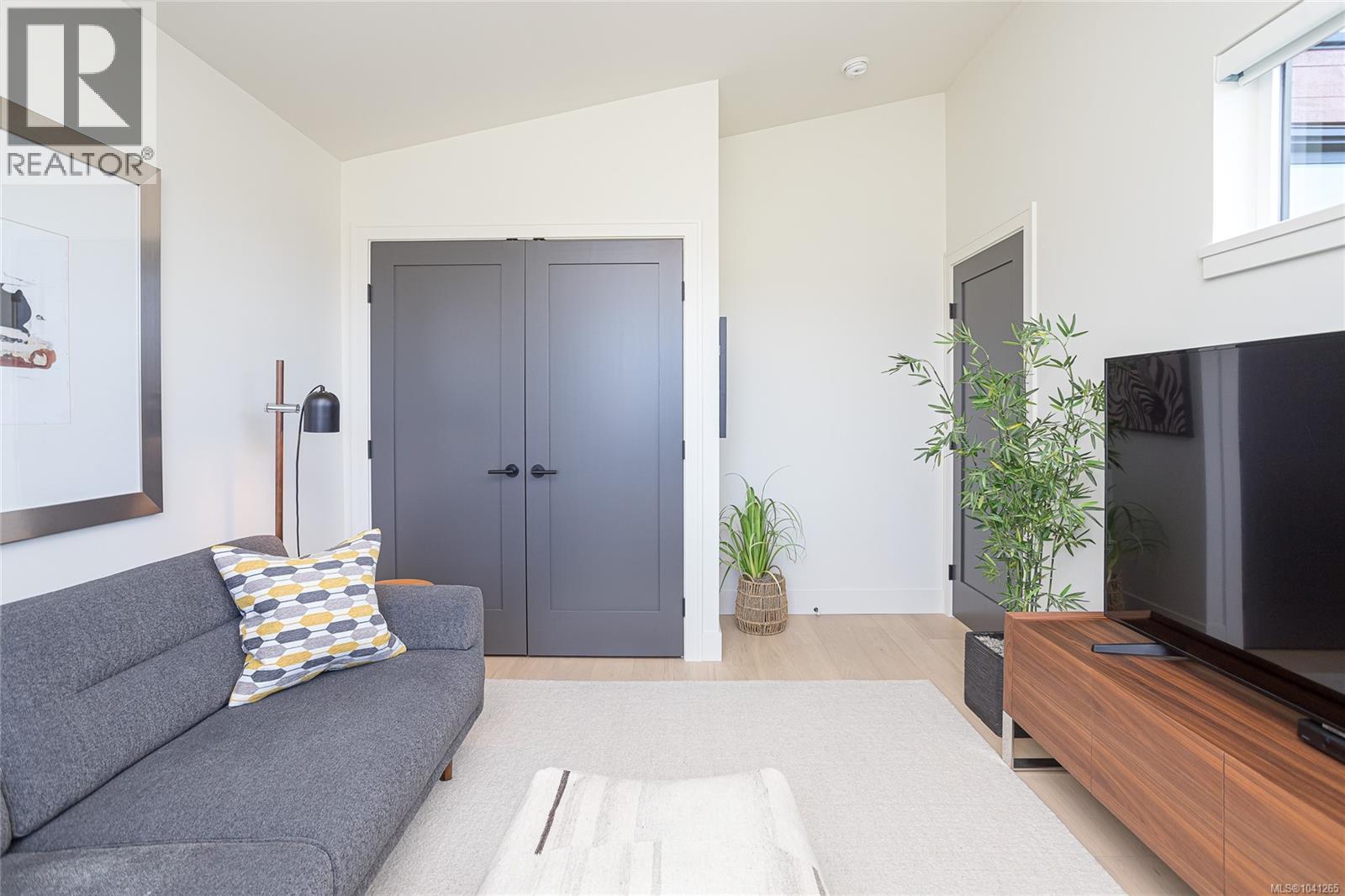 6575 Central Saanich Rd - 36