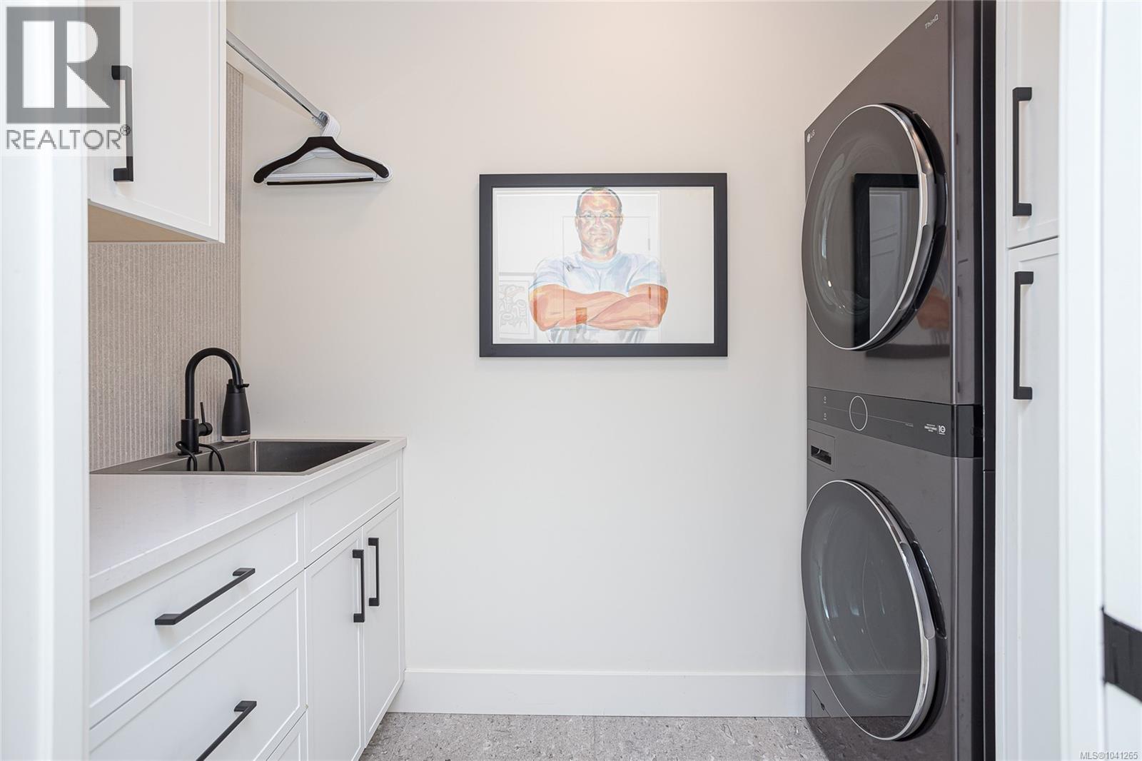 6575 Central Saanich Rd - 44