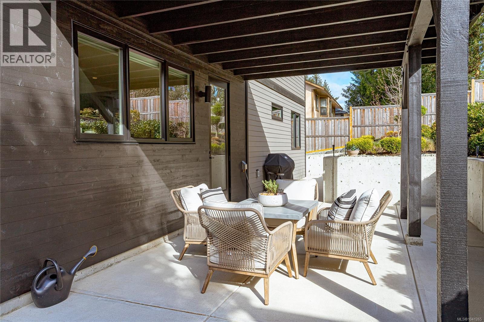 6575 Central Saanich Rd - 54
