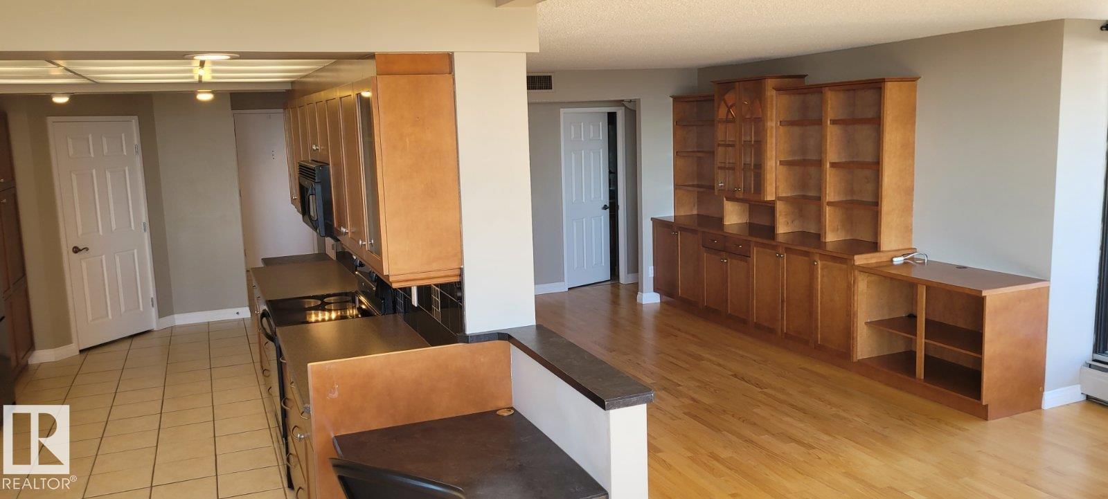 #1204 9921 104 ST NW - 22