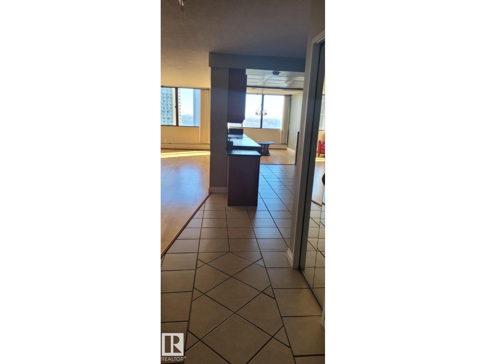 #1204 9921 104 ST NW - 10