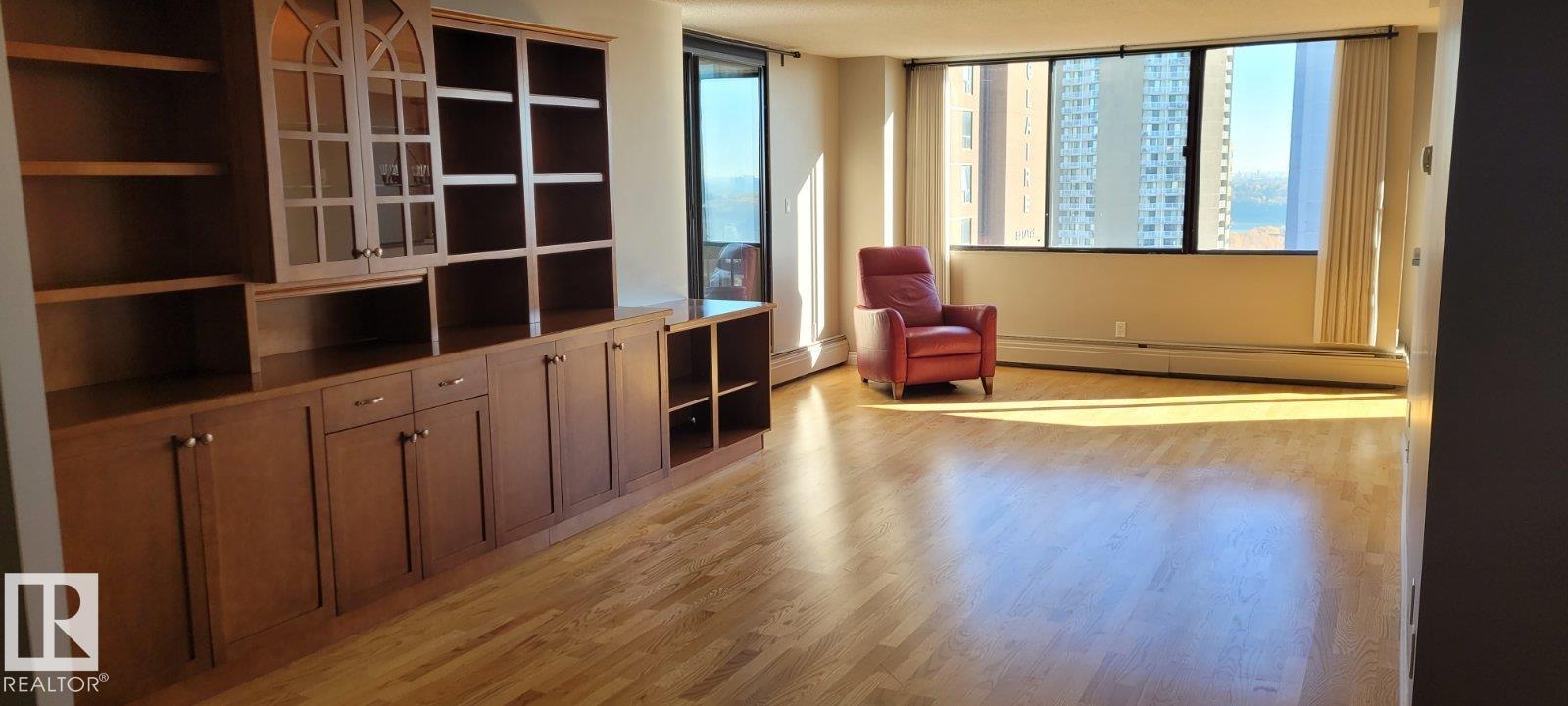 #1204 9921 104 ST NW - 25
