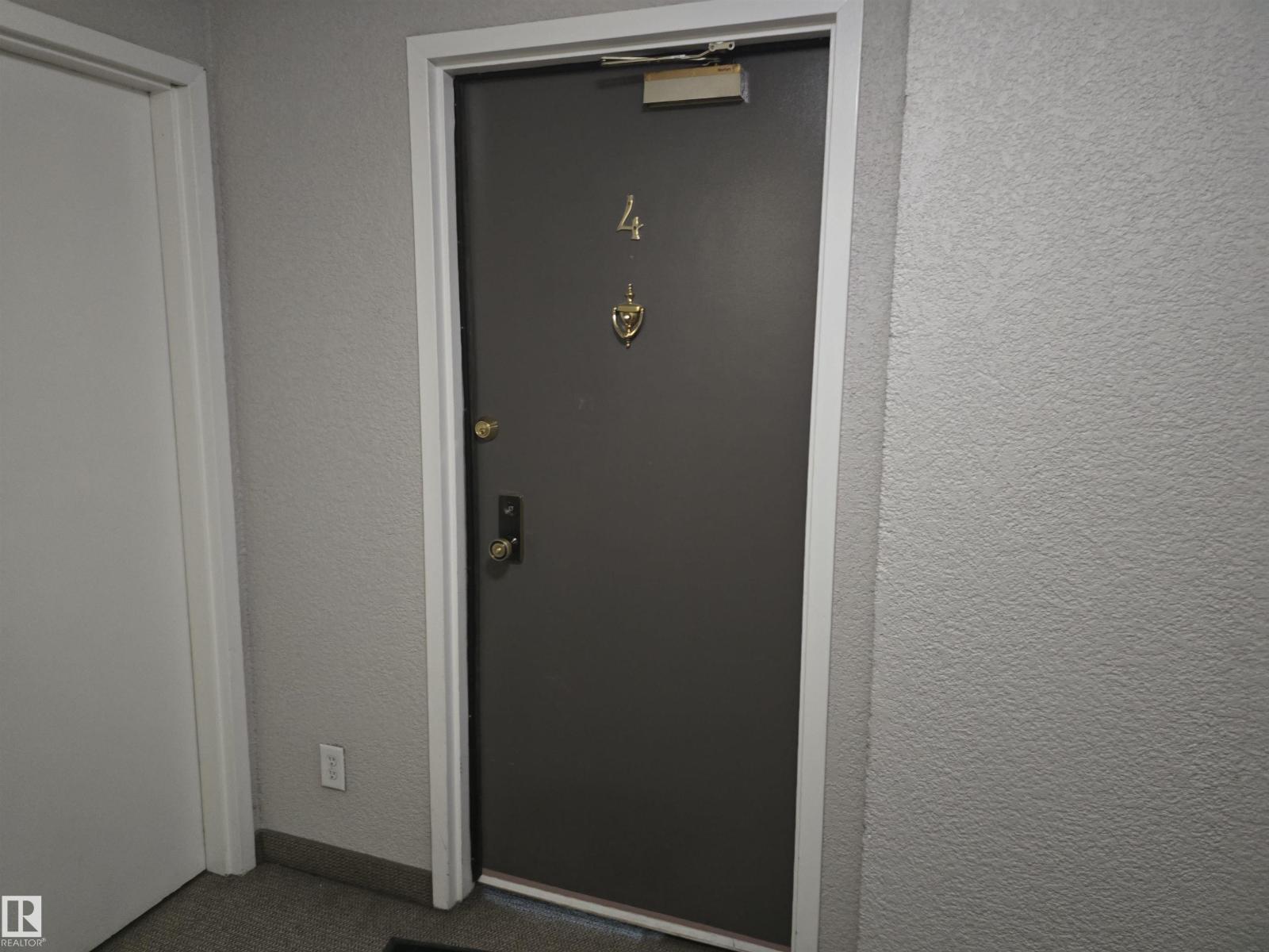 #1204 9921 104 ST NW - 7