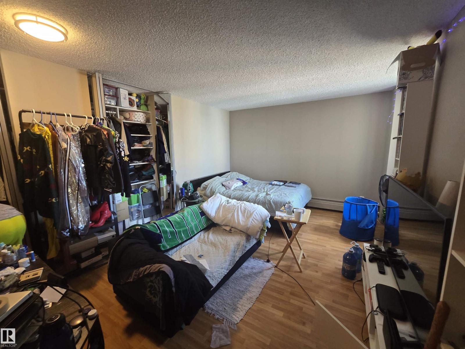 #1204 9921 104 ST NW - 39