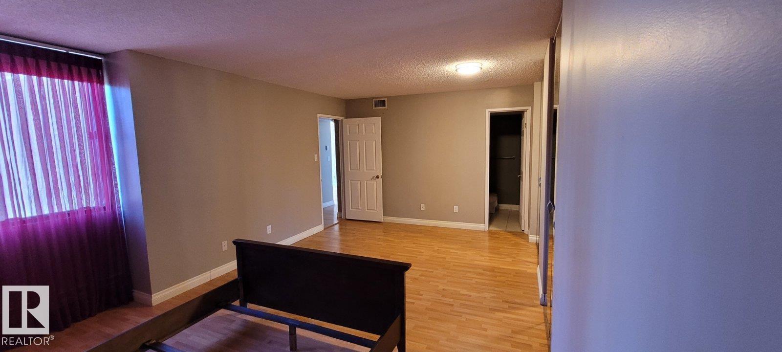 #1204 9921 104 ST NW - 40