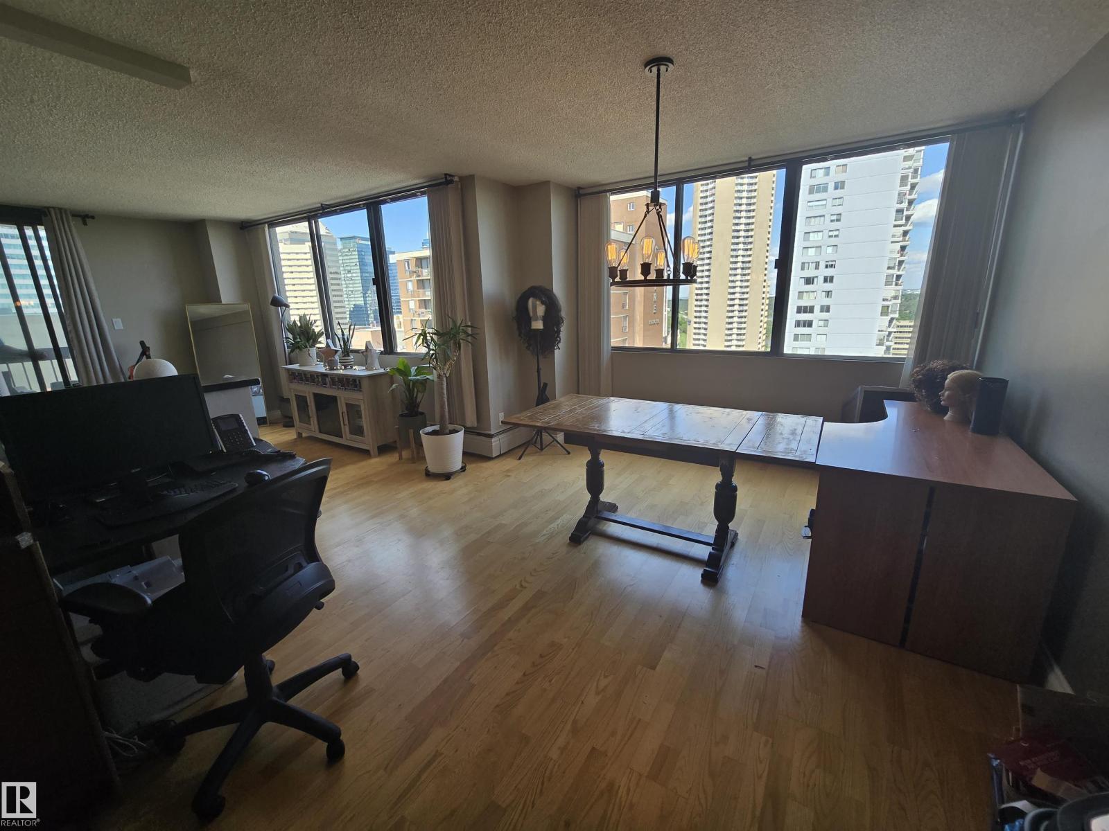 #1204 9921 104 ST NW - 23