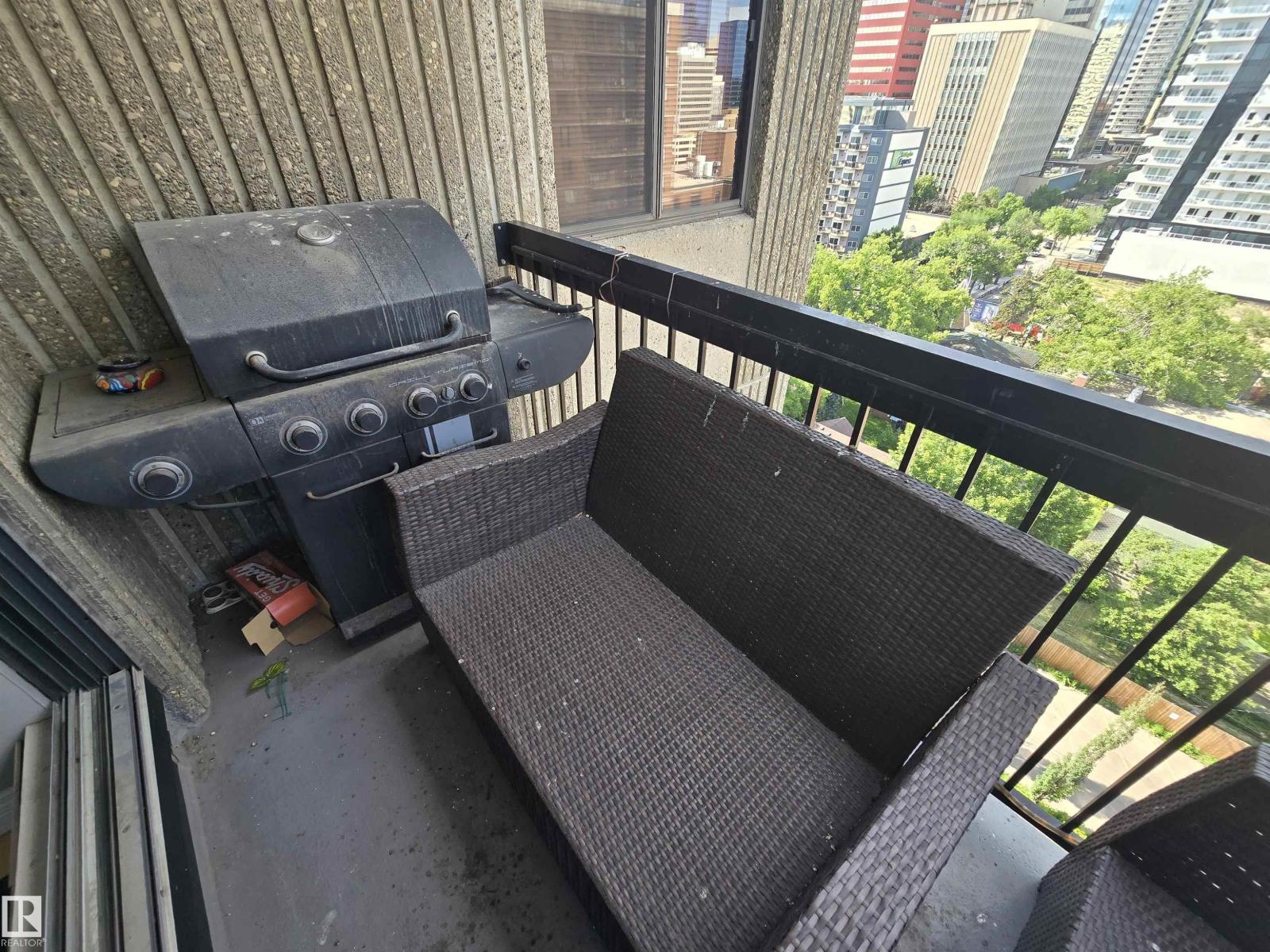 #1204 9921 104 ST NW - 29