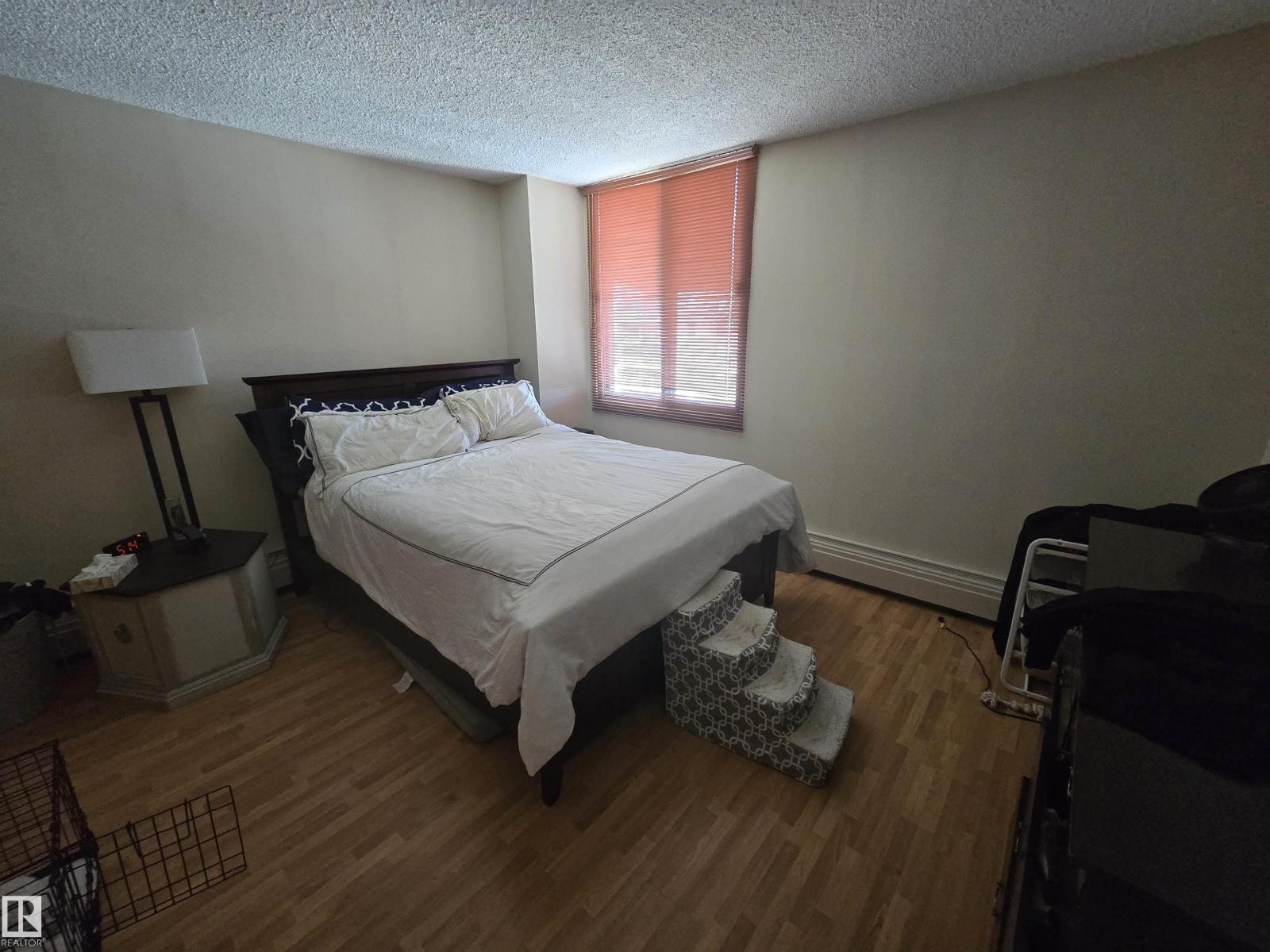 #1204 9921 104 ST NW - 30