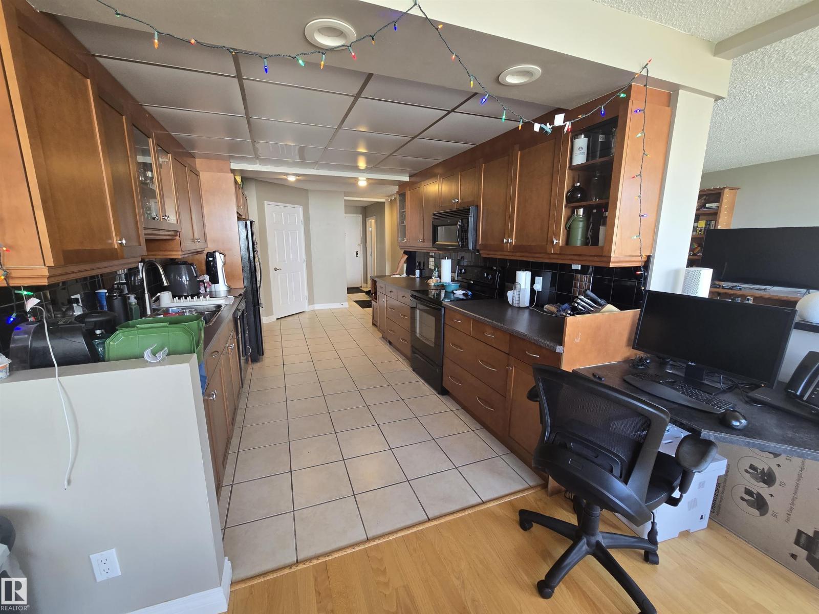 #1204 9921 104 ST NW - 21