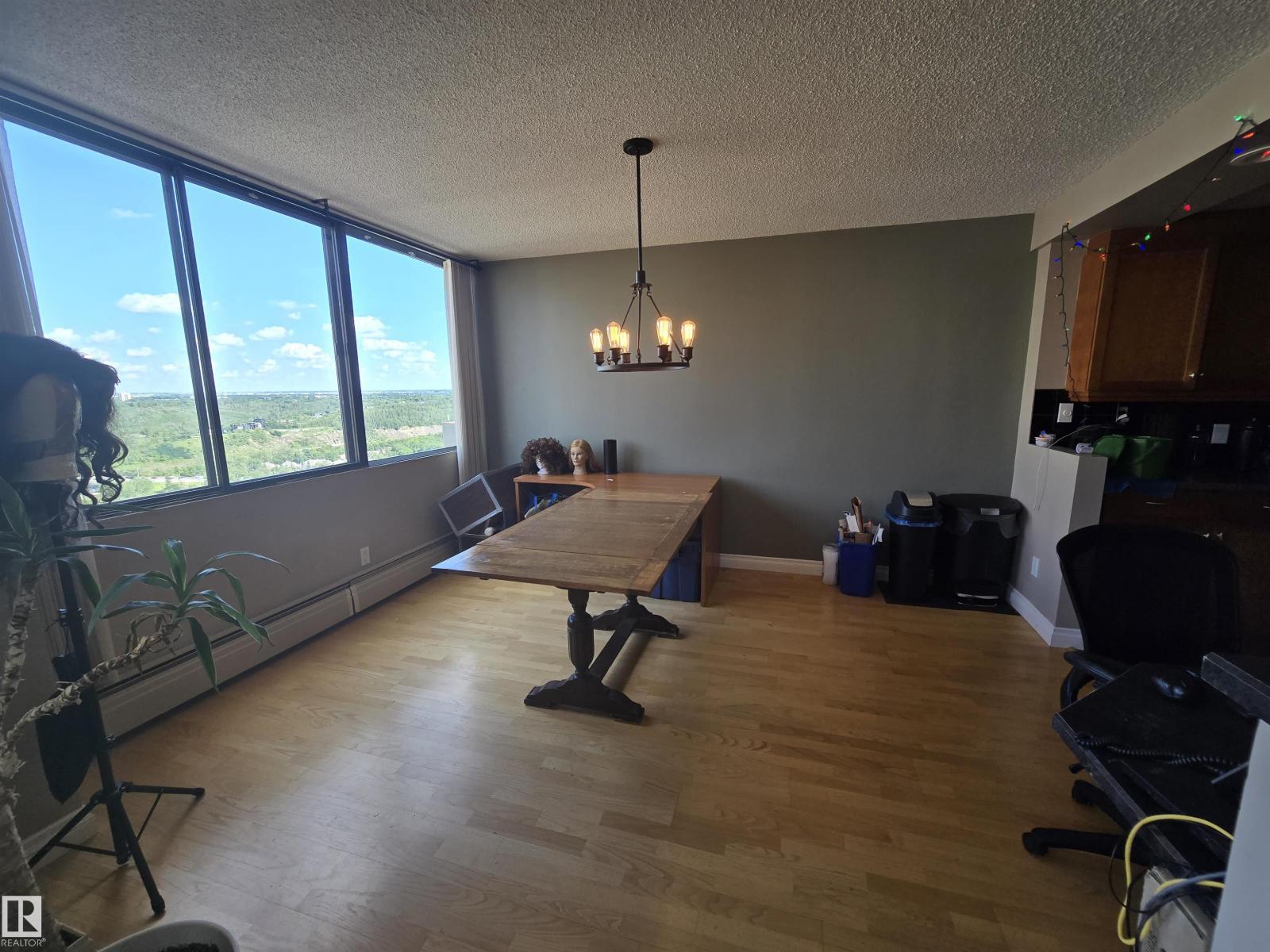 #1204 9921 104 ST NW - 19