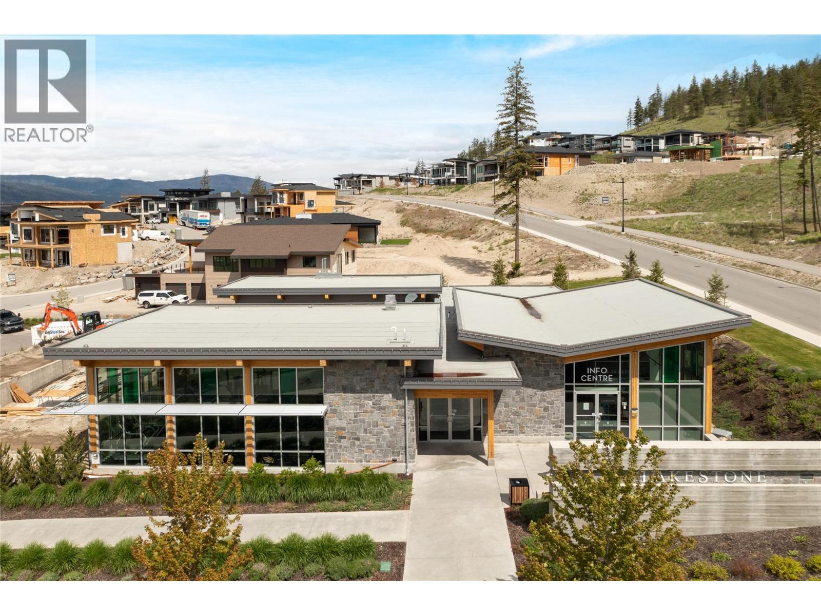 9499 Ledgestone Road, Lake Country