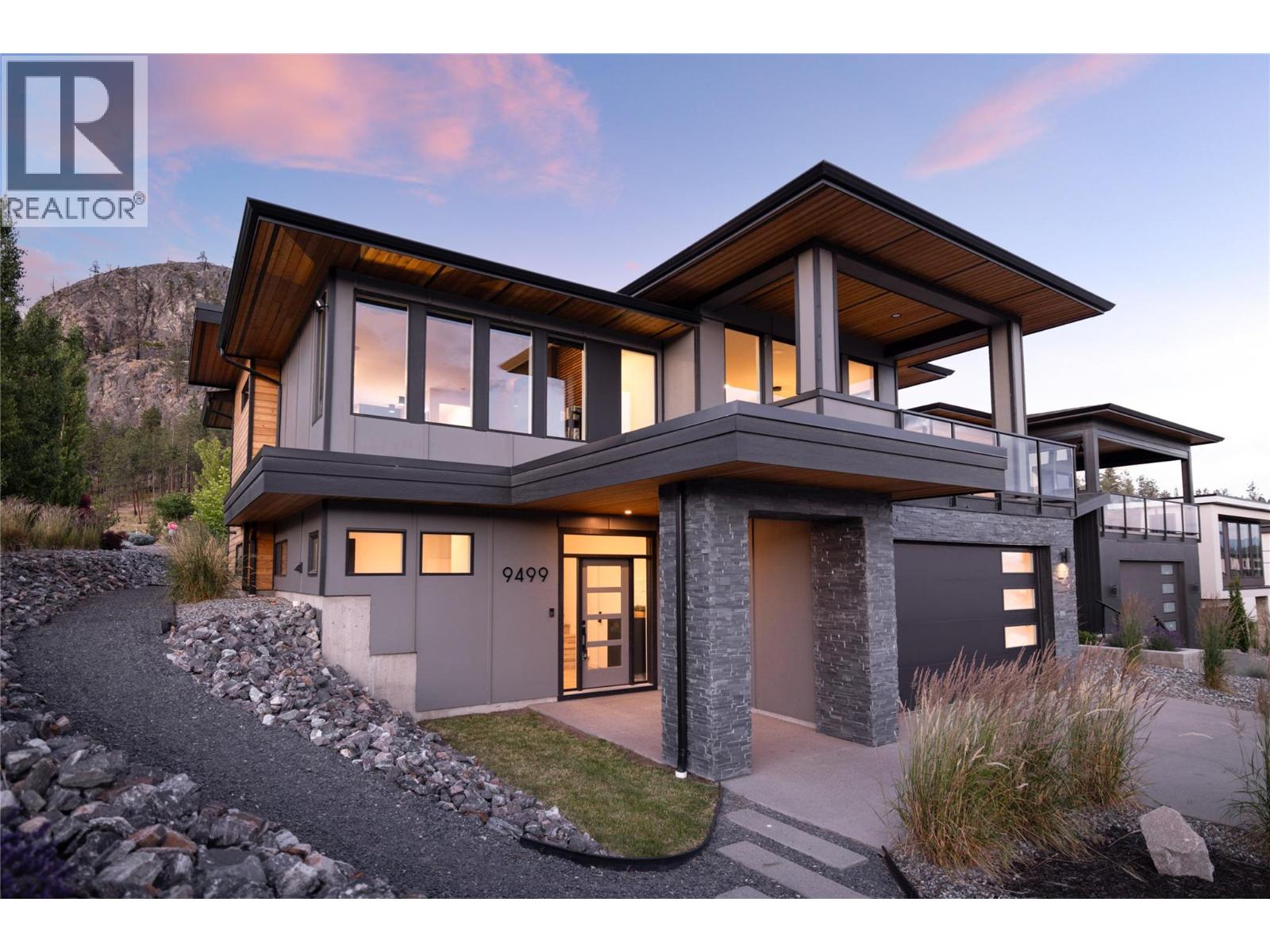 9499 Ledgestone Road, Lake Country