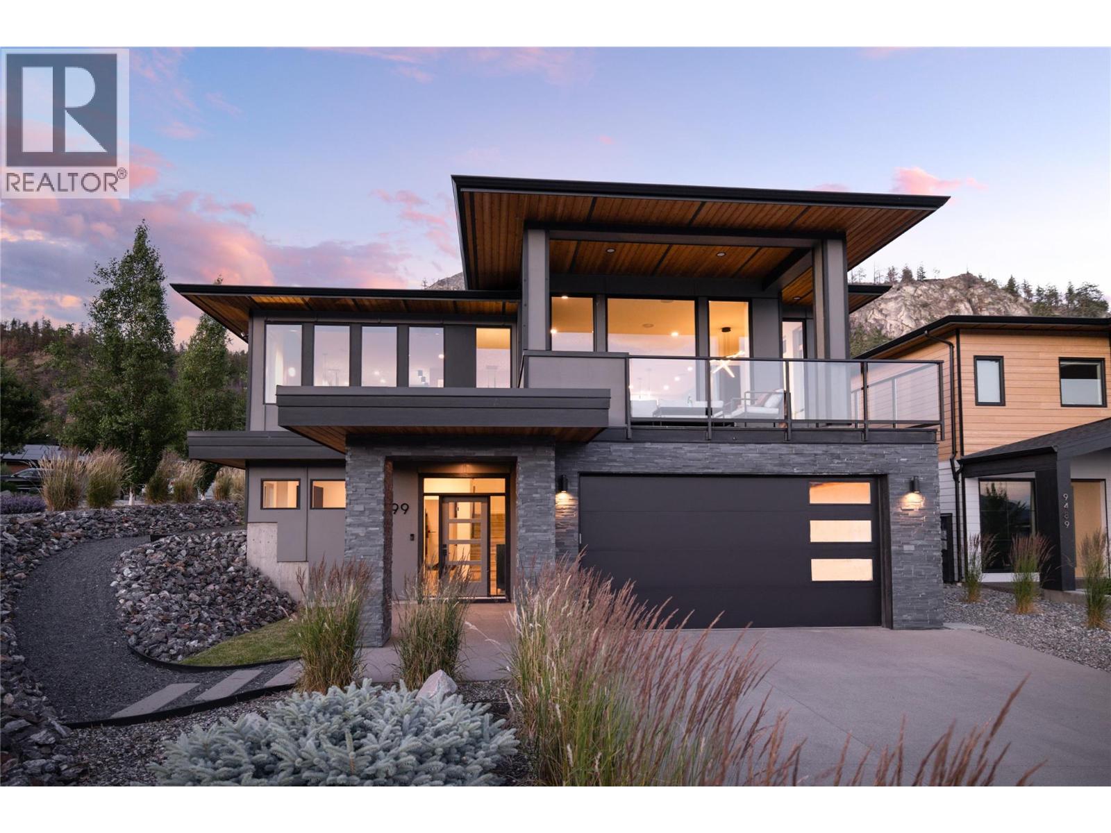 9499 Ledgestone Road, Lake Country