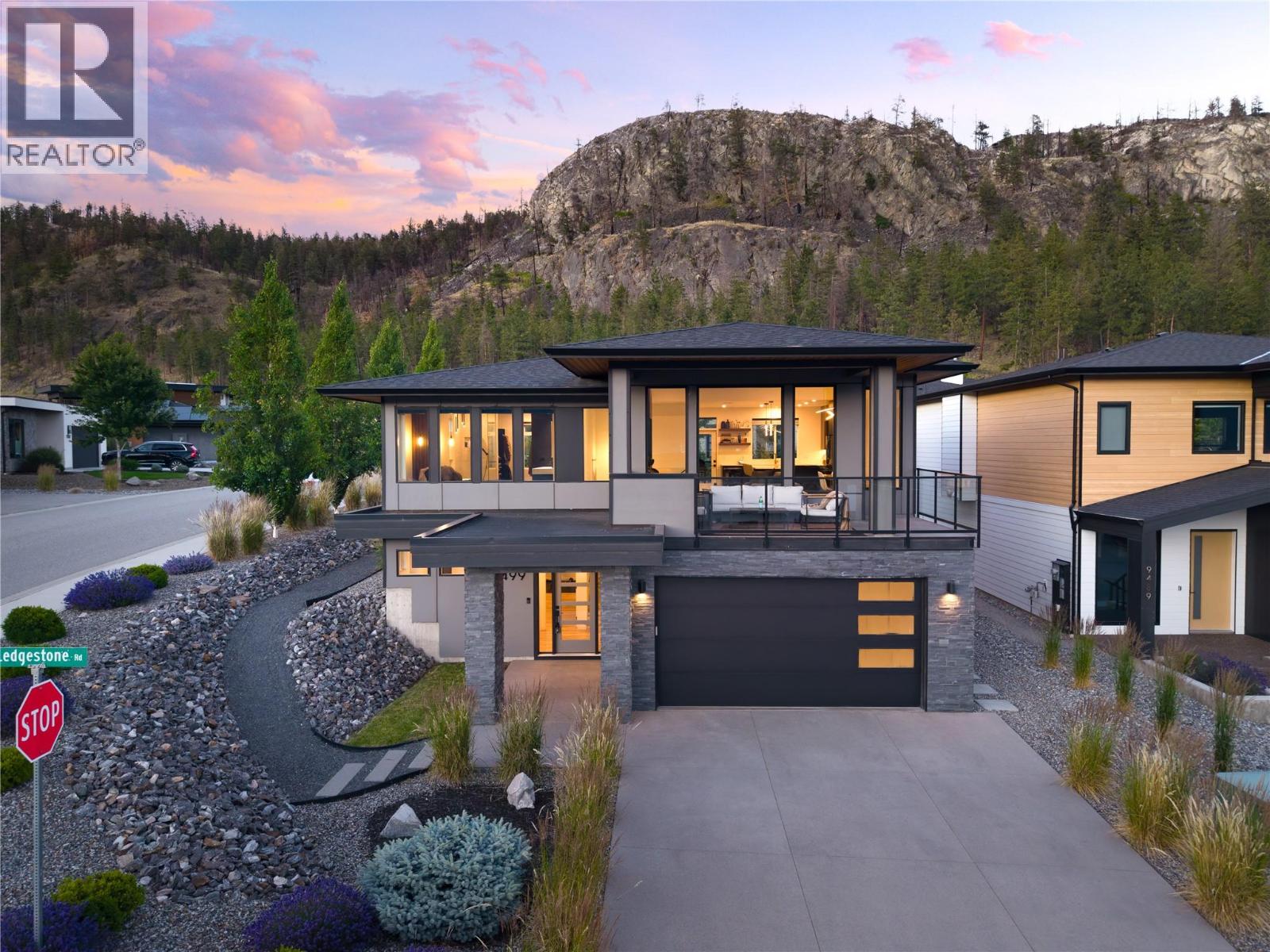 9499 Ledgestone Road, Lake Country