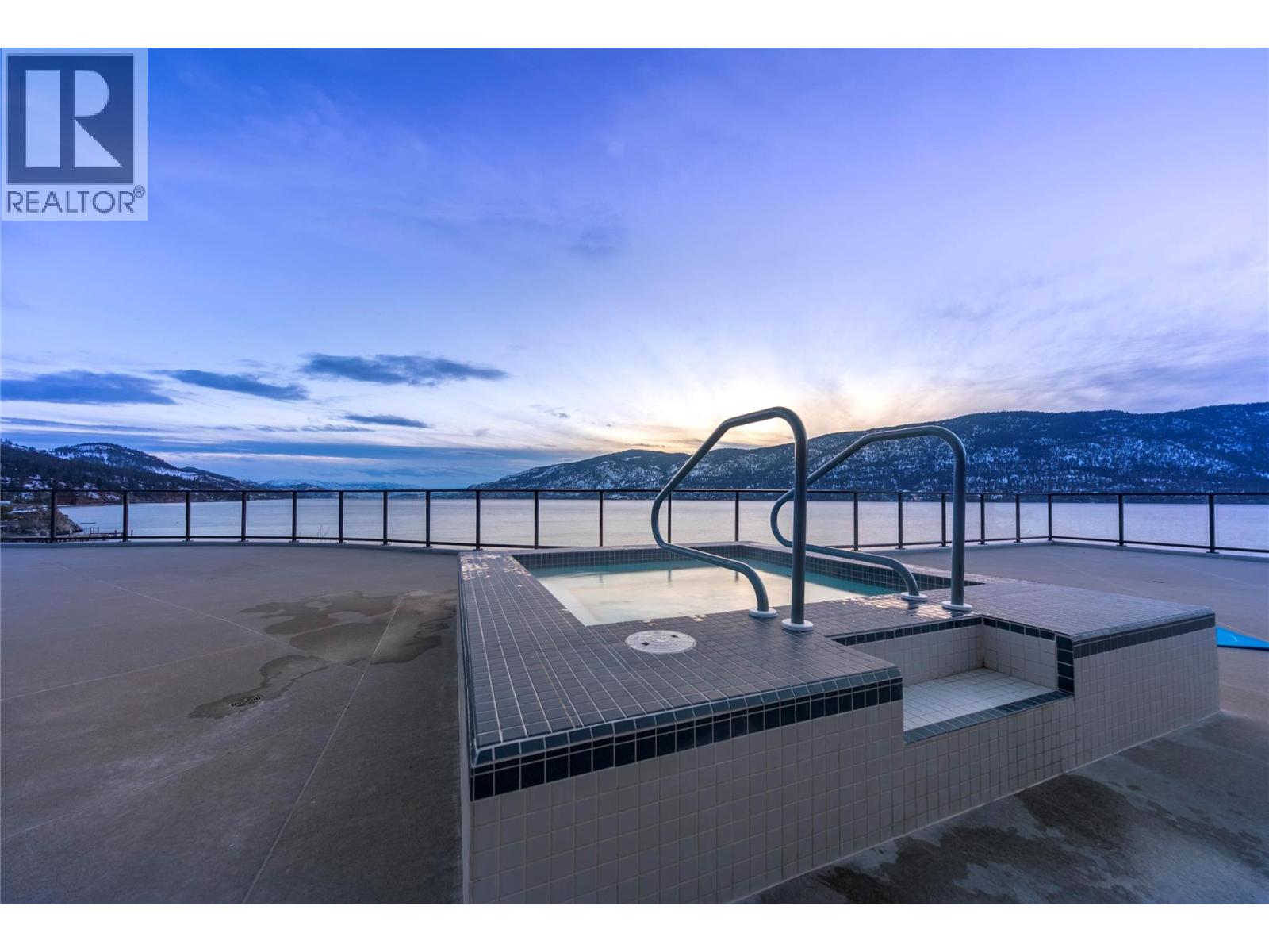 9499 Ledgestone Road, Lake Country