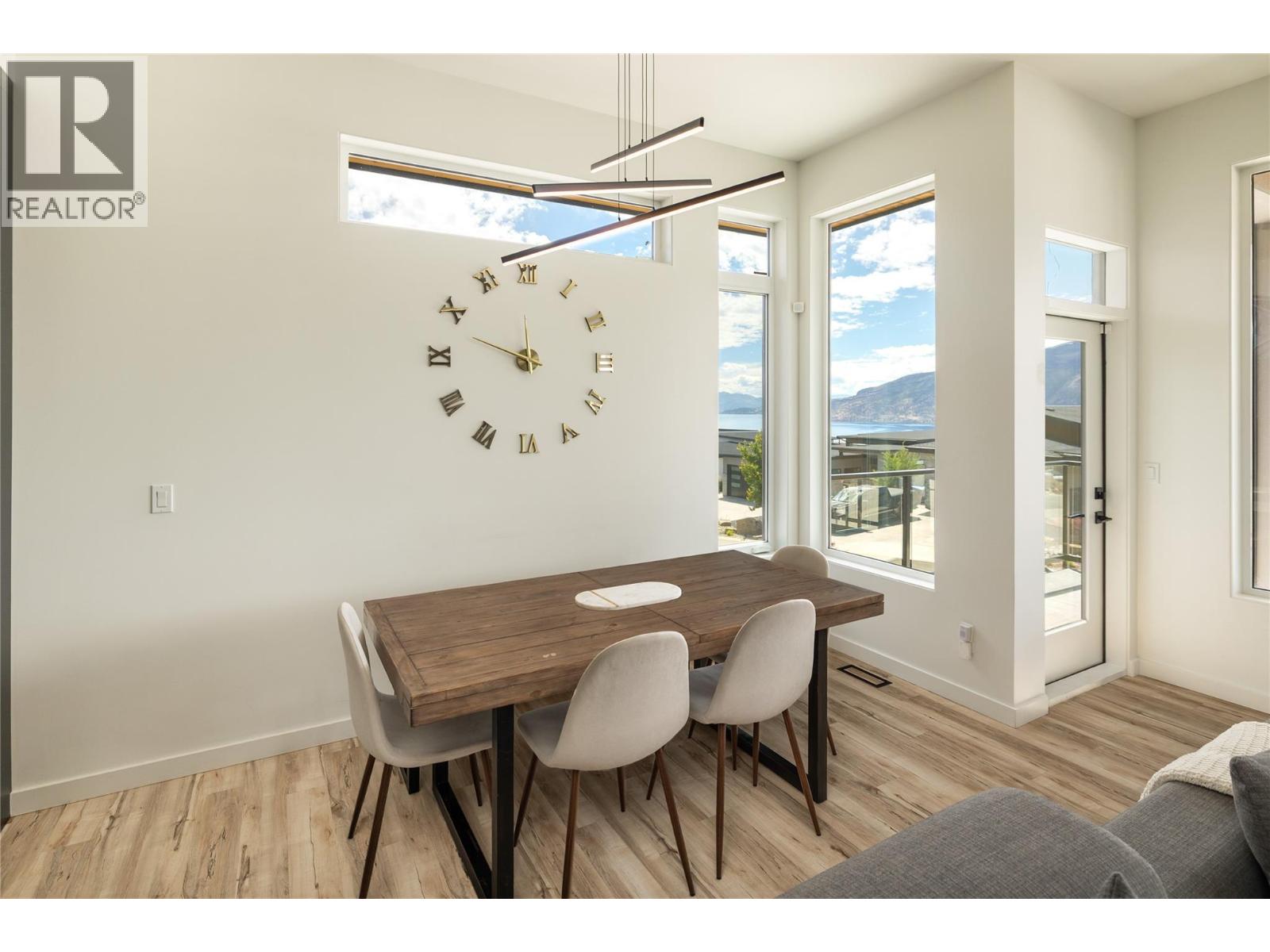 9499 Ledgestone Road, Lake Country