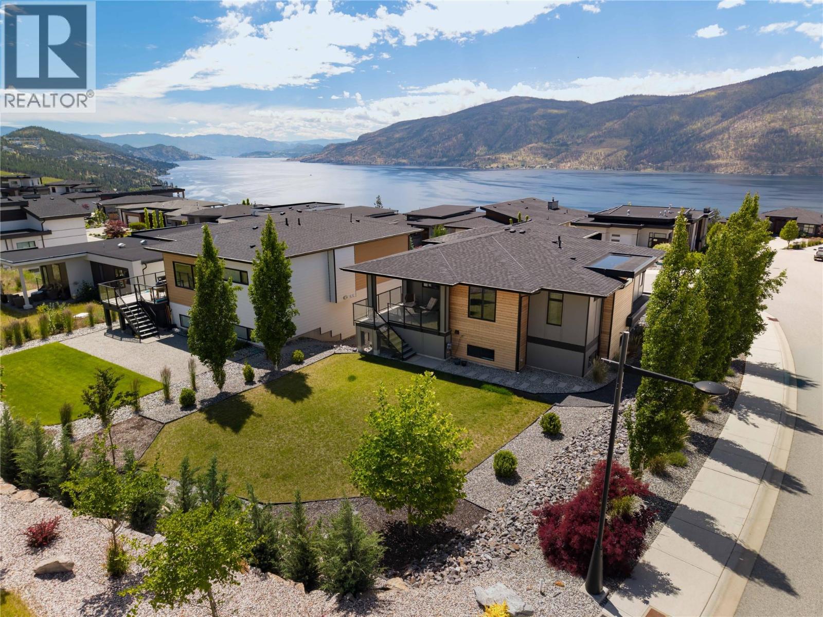 9499 Ledgestone Road, Lake Country