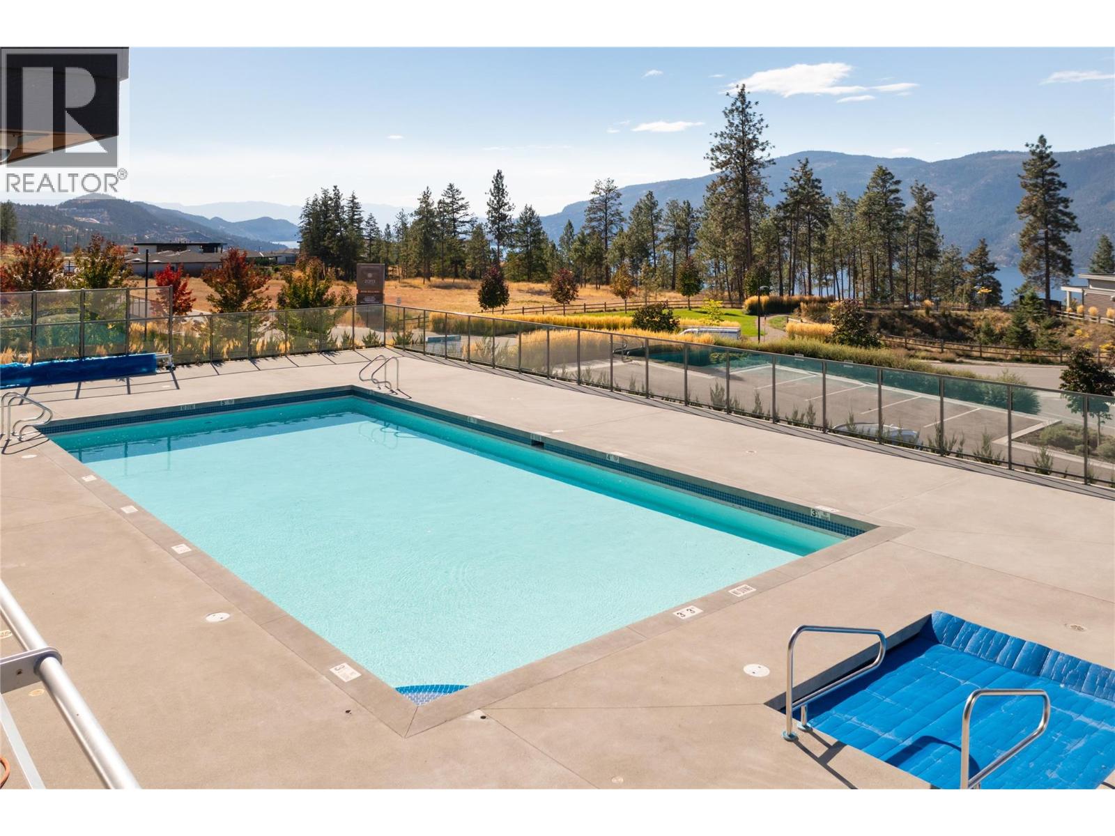 9499 Ledgestone Road, Lake Country