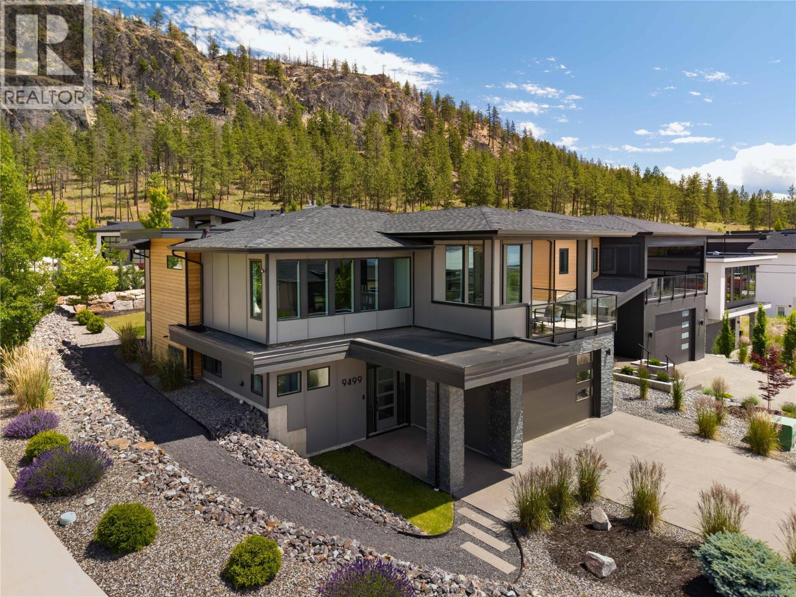 9499 Ledgestone Road, Lake Country