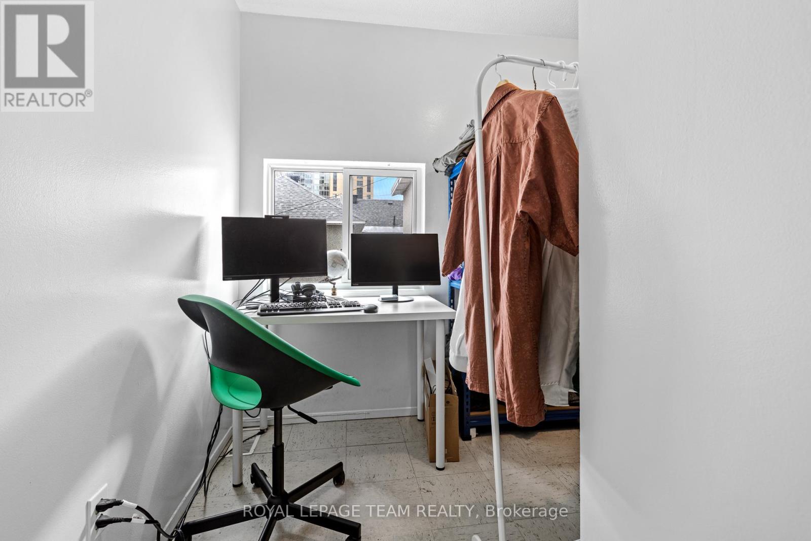 One Bedroom for Rent in Ottawa – B – 53-1/2 CHAMPAGNE AVENUE, Ottawa – By Peter Sagos - Image 12