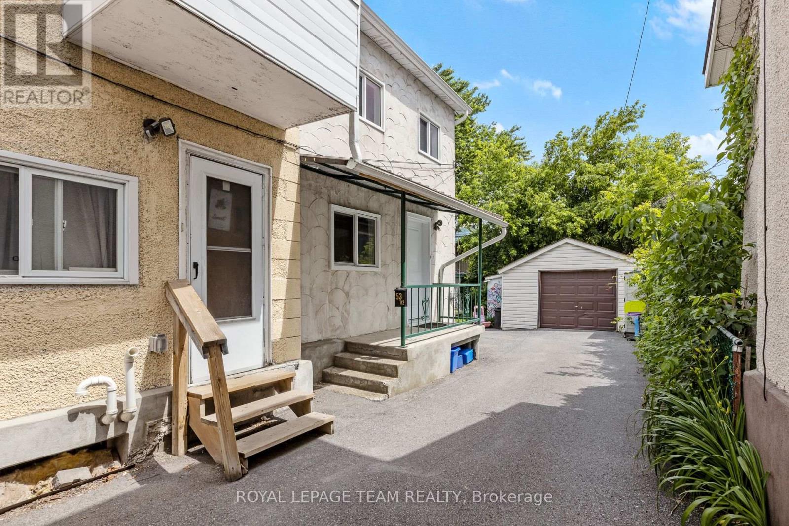 One Bedroom for Rent in Ottawa – B – 53-1/2 CHAMPAGNE AVENUE, Ottawa – By Peter Sagos - Image 2